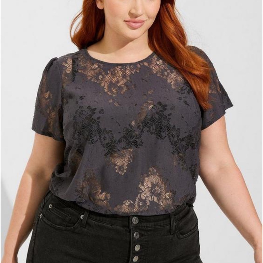 Torrid Abbey Lace Short Sleeve Blouse Size 2